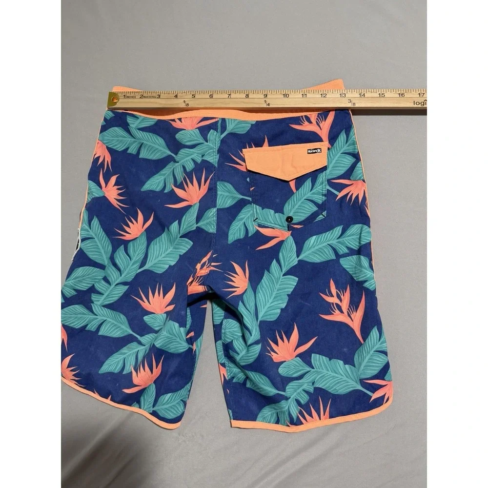 Hurley hawaiian print swim trunks shorts, tie closure,‎ big kids 14/27, medium?